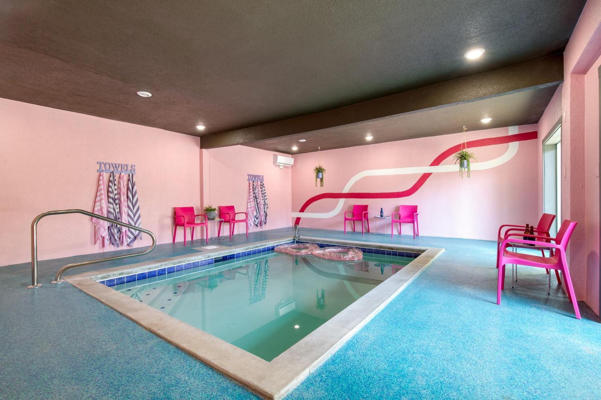 Pink Pines Avantstay Luxury Aesthetic Dream Home Indoor Pool Hot Tub Pigeon Forge Dış mekan fotoğraf