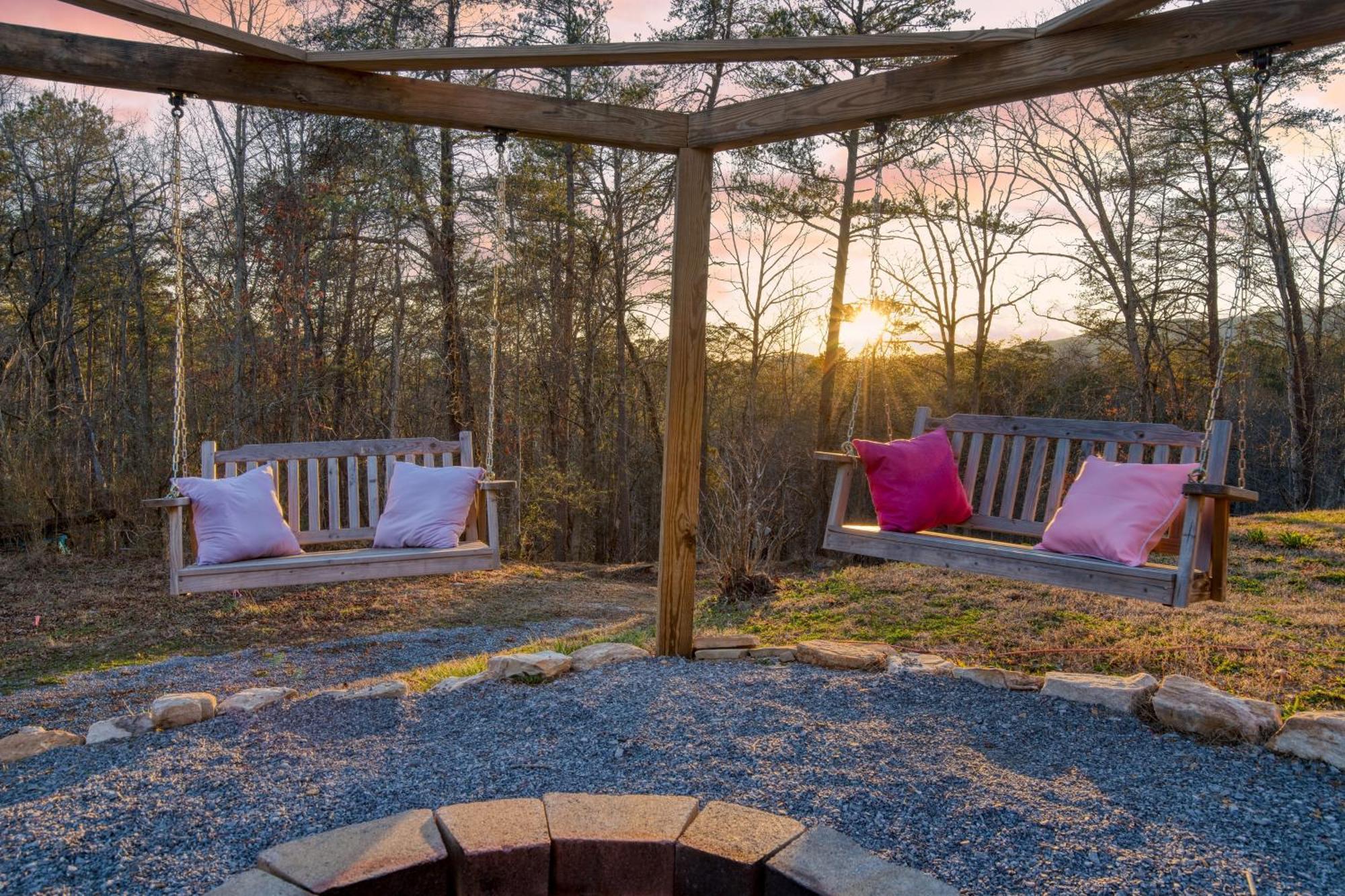 Pink Pines Avantstay Luxury Aesthetic Dream Home Indoor Pool Hot Tub Pigeon Forge Dış mekan fotoğraf