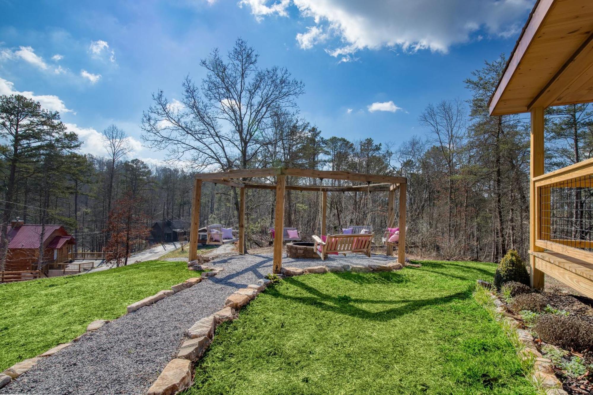 Pink Pines Avantstay Luxury Aesthetic Dream Home Indoor Pool Hot Tub Pigeon Forge Dış mekan fotoğraf