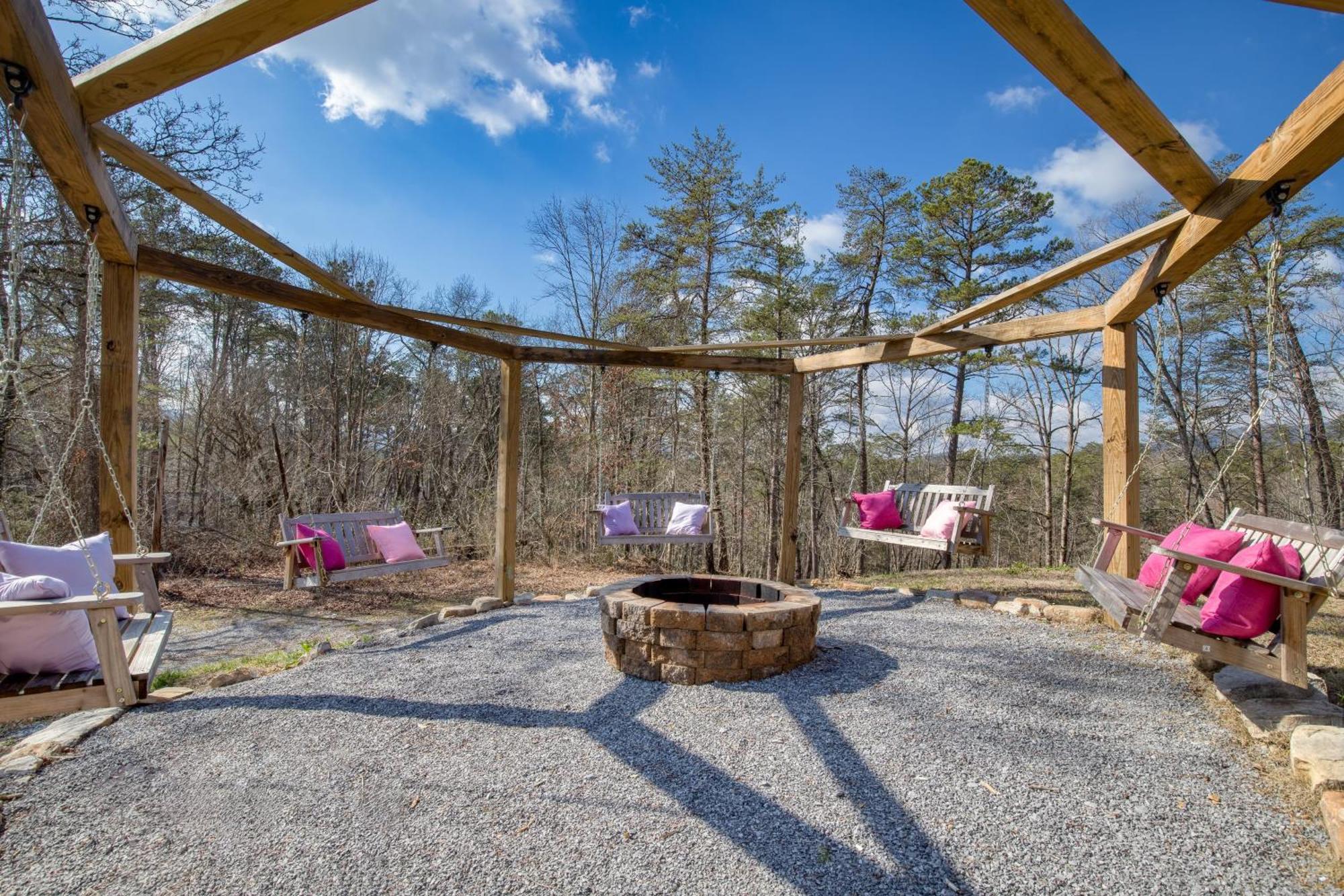 Pink Pines Avantstay Luxury Aesthetic Dream Home Indoor Pool Hot Tub Pigeon Forge Dış mekan fotoğraf