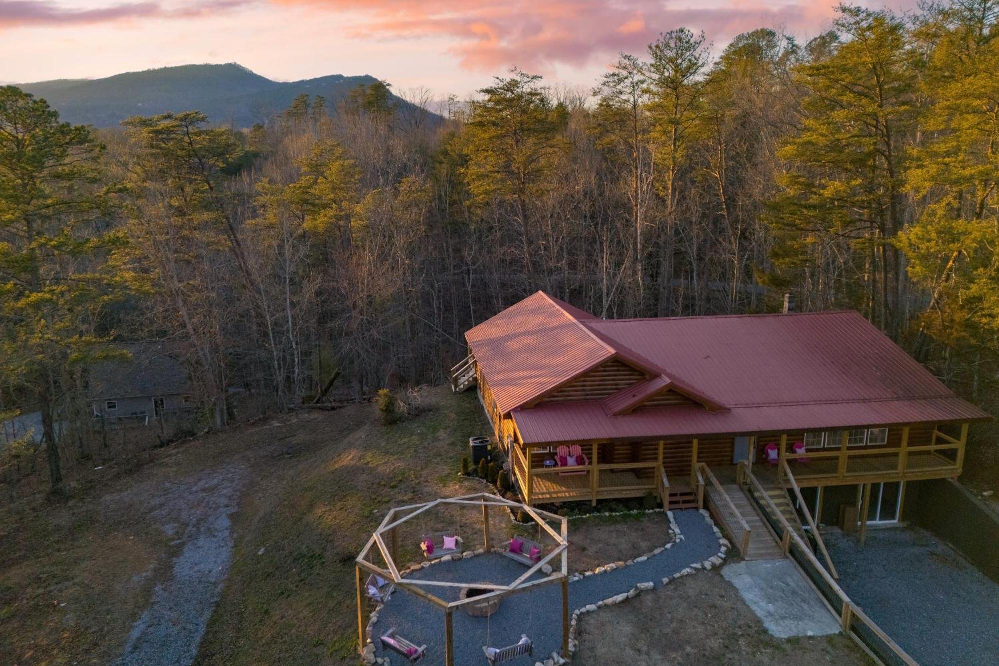 Pink Pines Avantstay Luxury Aesthetic Dream Home Indoor Pool Hot Tub Pigeon Forge Dış mekan fotoğraf